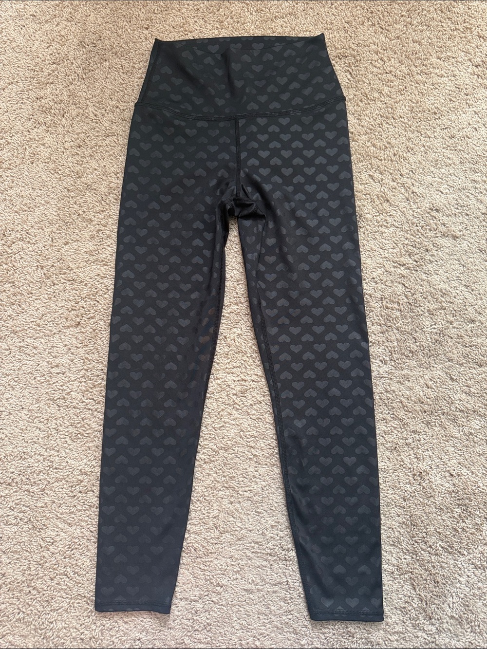 High-Waist Black Heart-Print Leggings